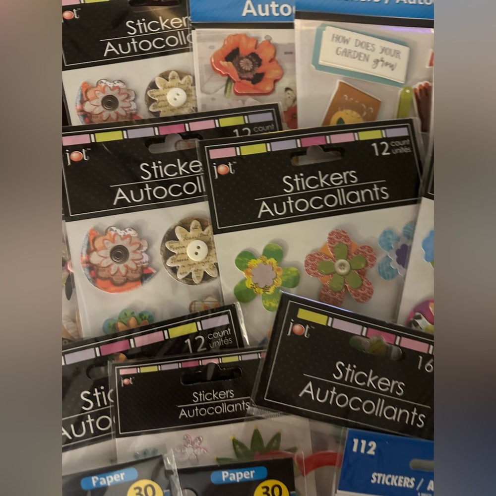 #23 Stickers Books - Picture 1 of 16